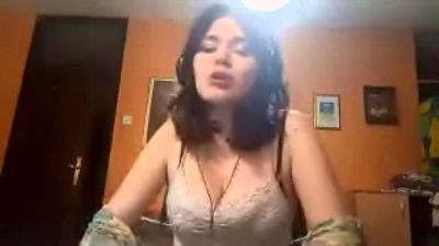 TuyetShutler webcam model stream image