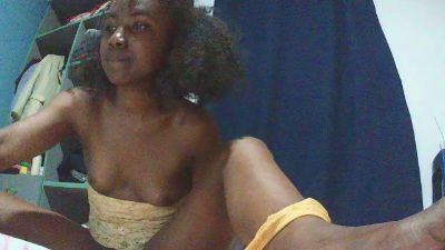 Ursullah webcam model stream image