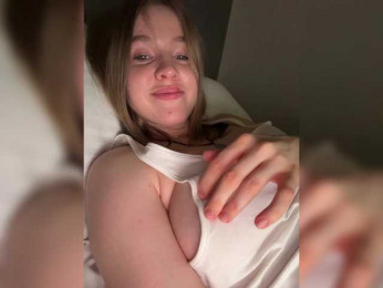 Kate_kotuk webcam model stream image