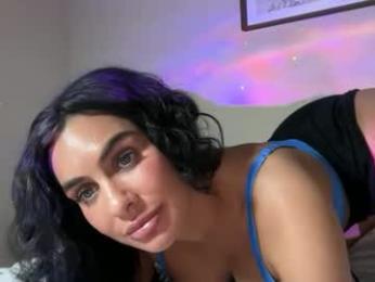 lenaluxevip webcam model stream image