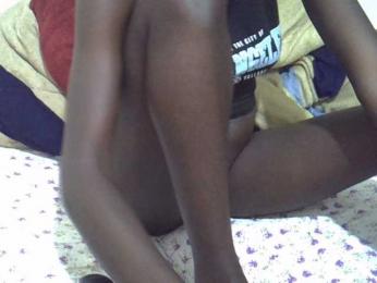 Thickie webcam model stream image