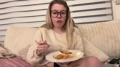 Isabunnyy webcam stripchat model stream image