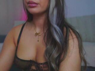 Amara Ray webcam model stream image