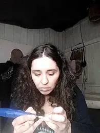 Queenyyy webcam model stream image