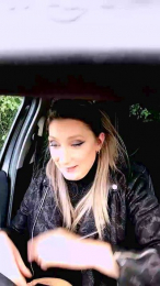 Lalalovehot2 webcam model stream image