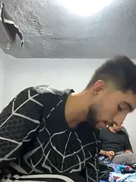 eviltwinyoung webcam model stream image