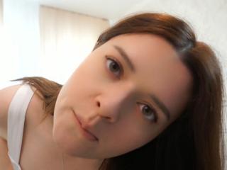 Thea Drewett webcam flirt4free model stream image