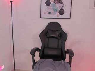 alyconner webcam model stream image