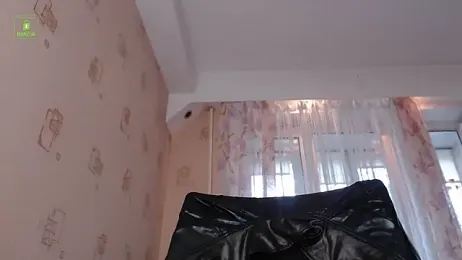 OmeliaEffect webcam stripchat model stream image