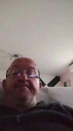 riri76560 webcam model stream image