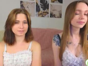 nellie_moans webcam model stream image