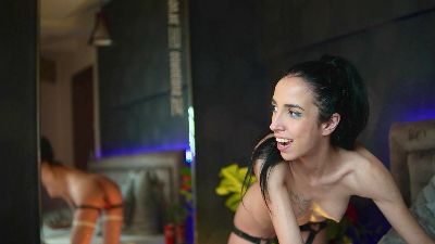 MelanyMoon webcam model stream image