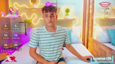 Nix_Peach webcam model stream image