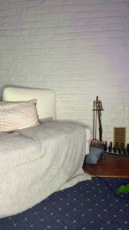 burgundy8 webcam model stream image