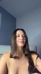 burgundy8 webcam cam4 model stream image