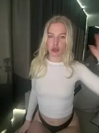 Chloemillerrxx_ webcam model stream image