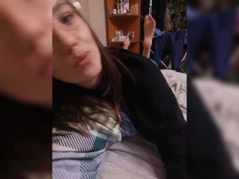 Chamomile webcam model stream image