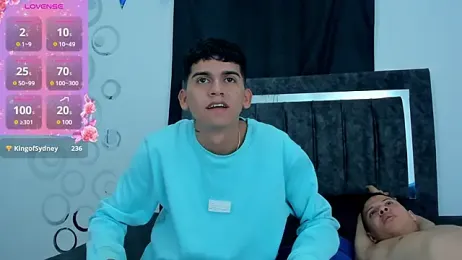 LatinsGuys25 webcam model stream image