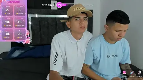 LatinsGuys25 webcam model stream image