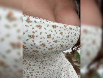 OrgazMia webcam model stream image
