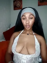 Hannah_107 webcam model stream image