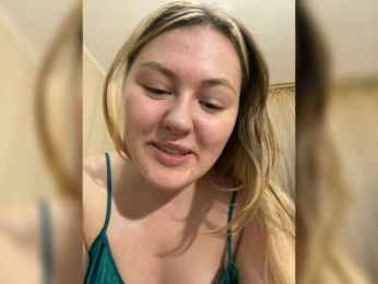 SunshineEmma webcam bongacams model stream image