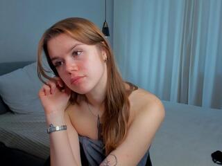 Susie Bourdier webcam model stream image