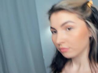 Nelle Mikulecky webcam model stream image