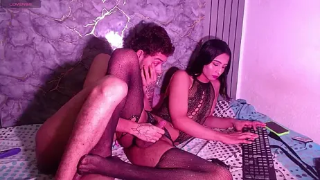 isaa_and_juanjoo webcam model stream image
