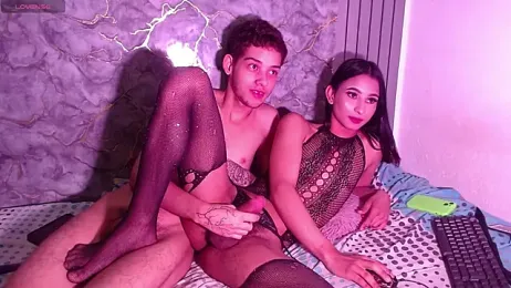 isaa_and_juanjoo webcam model stream image
