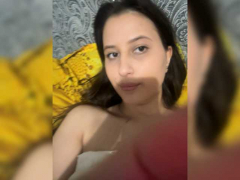 Llevie webcam model stream image