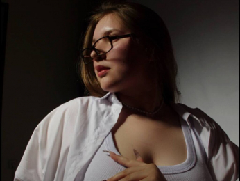 WhiteeChloee webcam model stream image