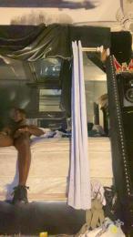 KeyZDaEntrtainr webcam model stream image