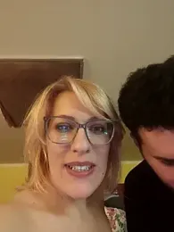 PolomaAndBobo webcam model stream image