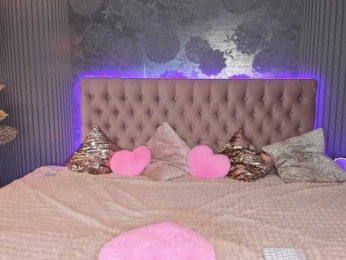 NikkiBust webcam model stream image