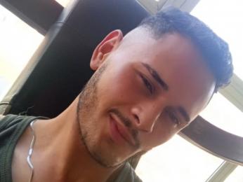 AlexLizar webcam model stream image