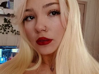 SandraReal webcam model stream image