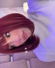 ZharaLux webcam model stream image