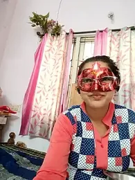 thanusi_2 webcam stripchat model stream image