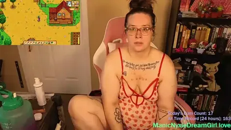 SweetNerdyMilf webcam model stream image