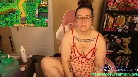 SweetNerdyMilf webcam model stream image