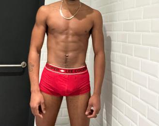 Dylan35700 webcam model stream image