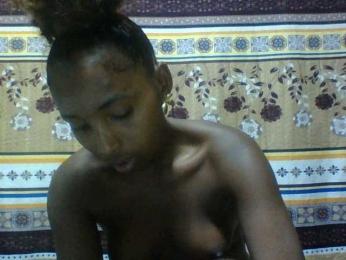 Orzia12 webcam model stream image