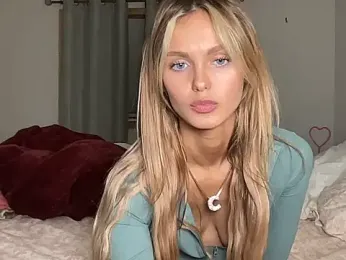 Kyliecameron webcam model stream image