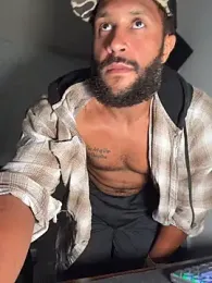 HungStr8Lightskin webcam model stream image