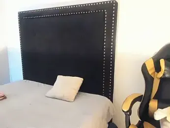 LoganNRose webcam model stream image