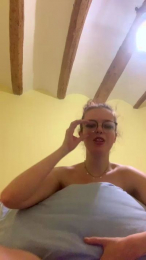 Kyoko_ webcam model stream image