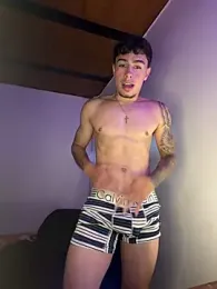 iNoah_sins webcam stripchat model stream image