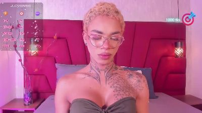 Danna_dangerous webcam model stream image