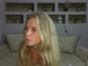 lynntiny webcam model stream image